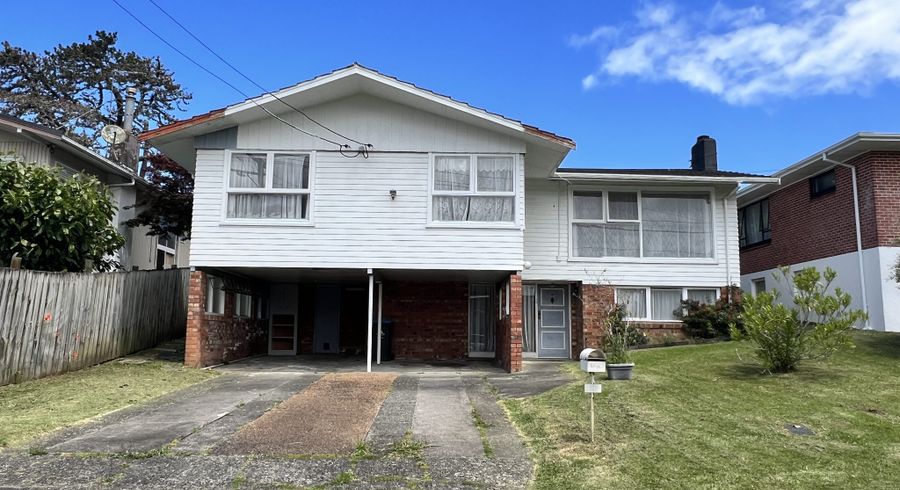  at 10 Gregory Place, Mount Roskill, Auckland