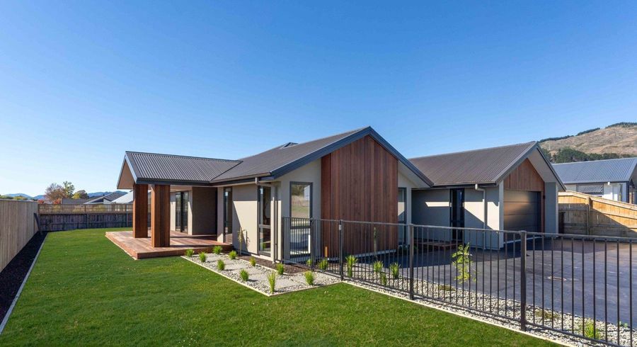  at 30 Greenway Crescent, Hope, Richmond