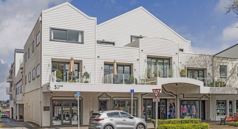  at 6/5 Cook Street, Howick, Manukau City, Auckland