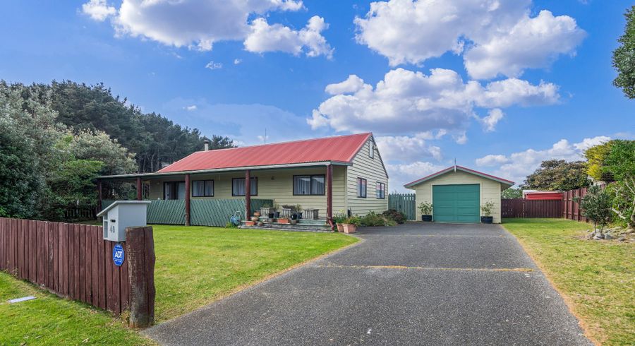  at 40 Hennessy Street East, Foxton Beach, Foxton