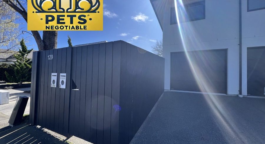  at 2/129 Aikmans Road, Merivale, Christchurch City, Canterbury