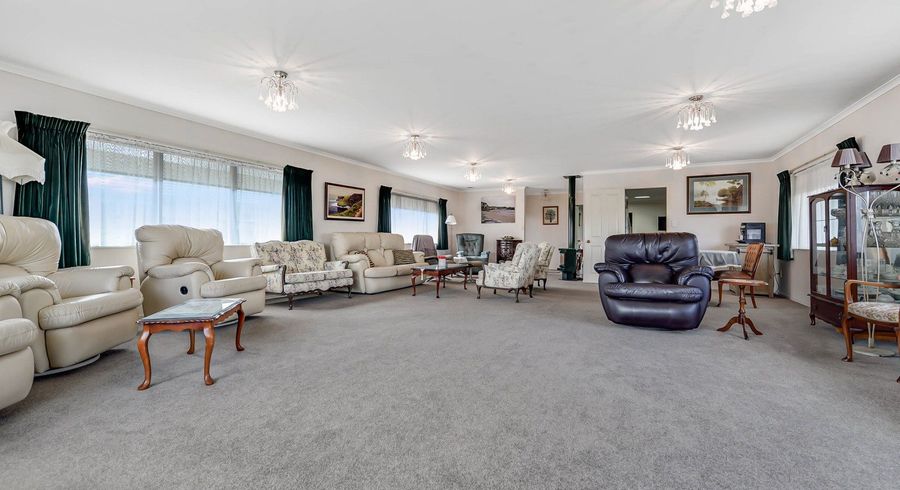  at 95 Dixon Road, Glenview, Hamilton