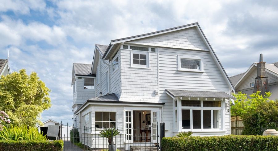  at 12 Lighthouse Road, Bluff Hill, Napier