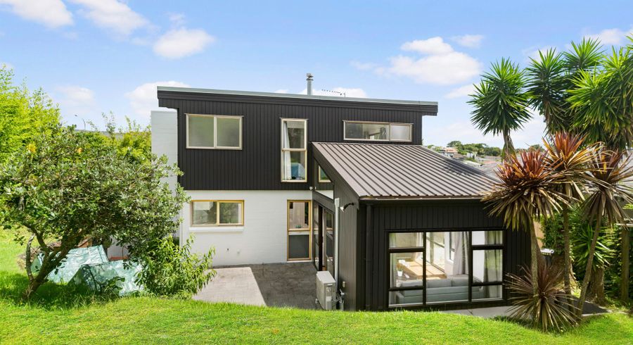  at 2/5 Hogans Road, Glenfield, North Shore City, Auckland