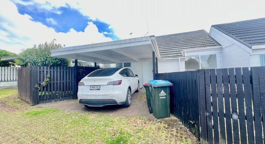  at 2/92 Aranui Road, Mount Wellington, Auckland City, Auckland