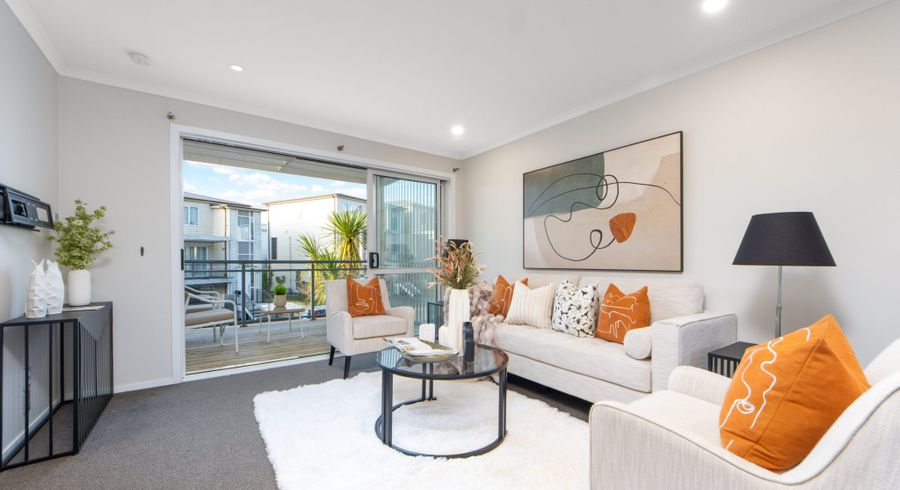  at 10 Panakenake Way, Flat Bush, Manukau City, Auckland