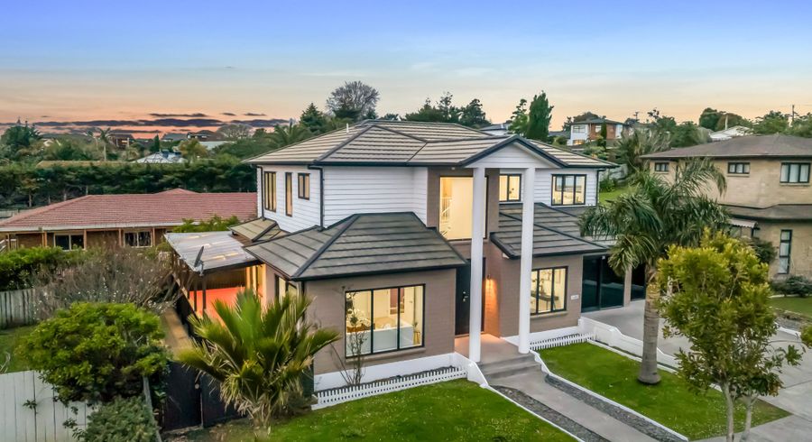  at 29 Midhurst Avenue, Henderson, Waitakere City, Auckland