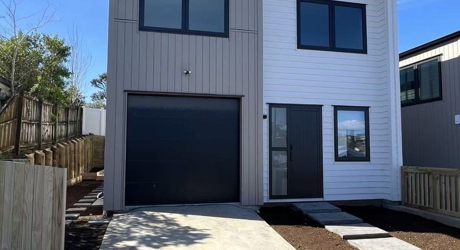  at 1-B Wren Place, Unsworth Heights, North Shore City, Auckland