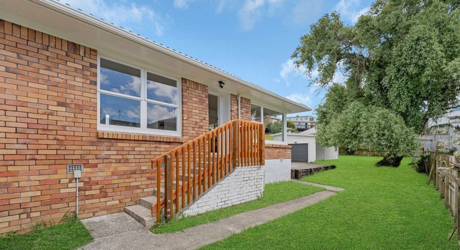  at 2/180 Archers Road, Glenfield, North Shore City, Auckland
