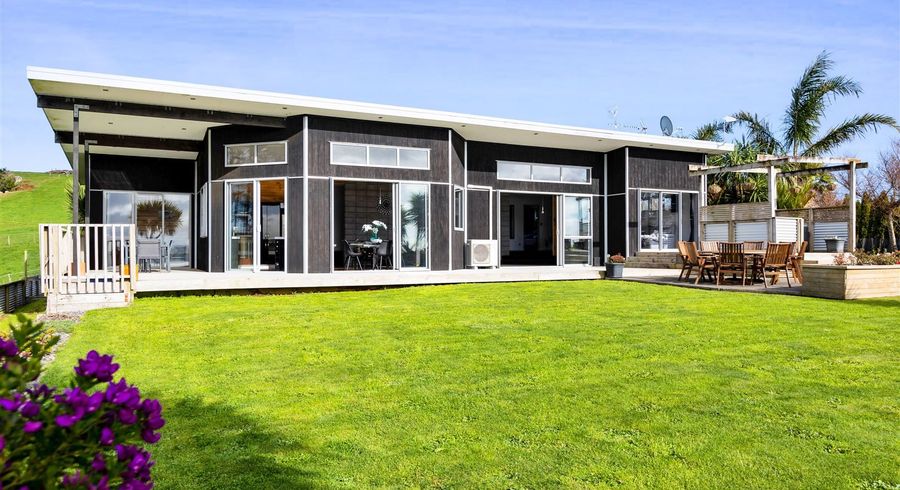  at 81 Clearview Road, Lepperton, New Plymouth