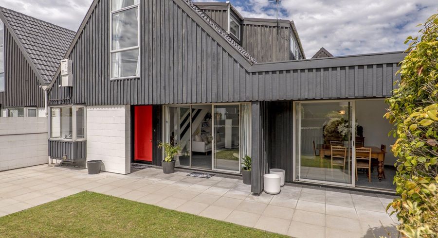  at 2/7 Highgate Avenue, Merivale, Christchurch
