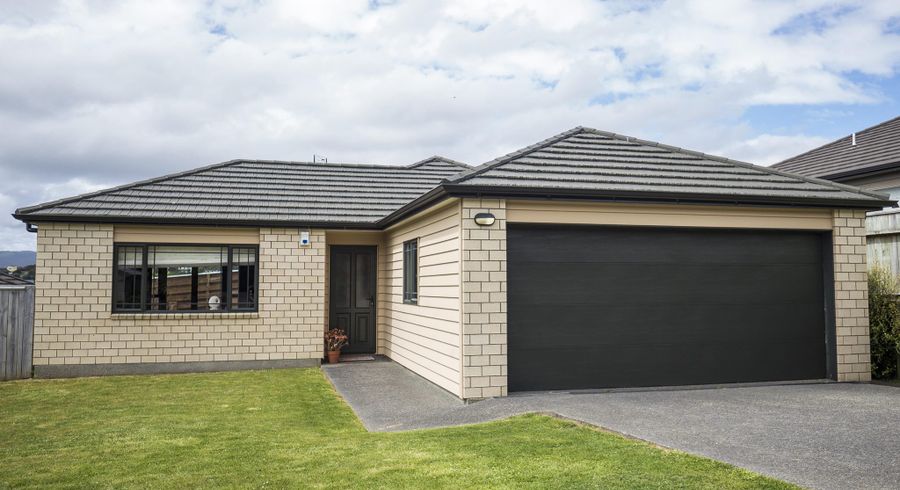  at 33 Staithes Drive North, Whitby, Porirua
