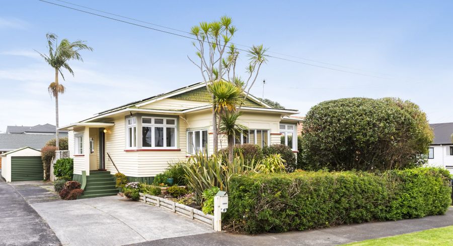  at 14 Wright Road, Point Chevalier, Auckland