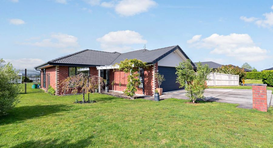  at 5 Drumkeen Place, Rosehill, Papakura