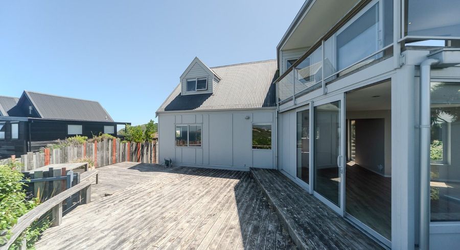  at 74 Frobisher Street, Island Bay, Wellington