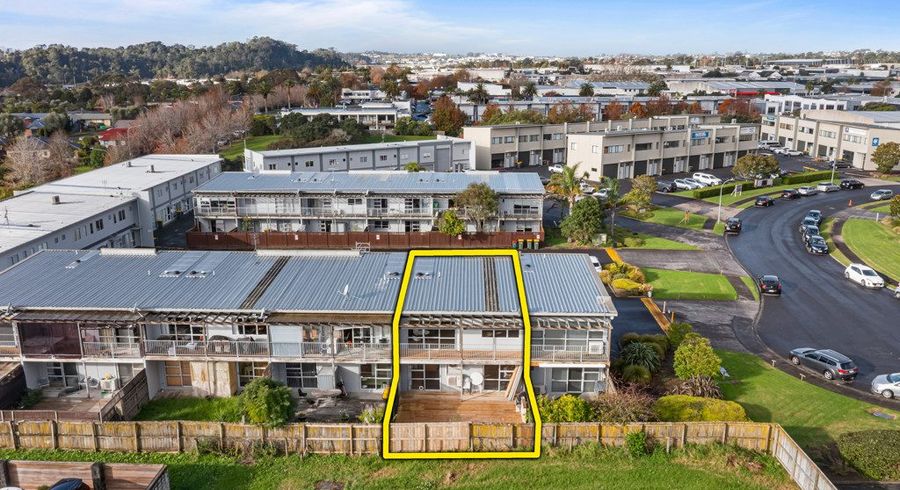  at 2/15 Lovell Court, Albany, North Shore City, Auckland