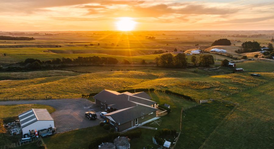  at 225 Albert Road, Tokomaru, Palmerston North