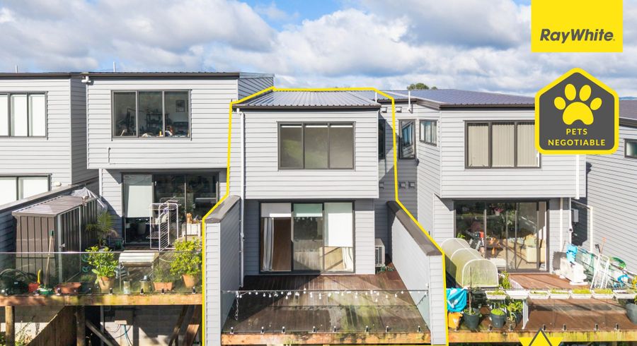  at 3/3 Kaimai Avenue, Massey, Waitakere City, Auckland