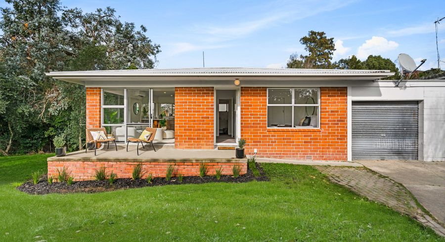  at 2/19 Bentley Avenue, Glenfield, North Shore City, Auckland