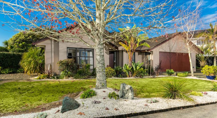  at 27 Te Wharau Drive, Greenhithe, Auckland