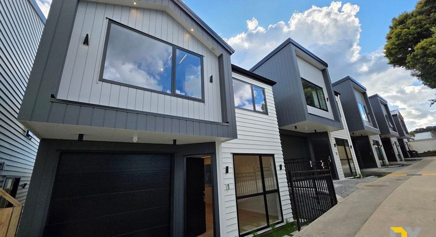  at 12 Johnston Road, Mount Wellington, Auckland City, Auckland