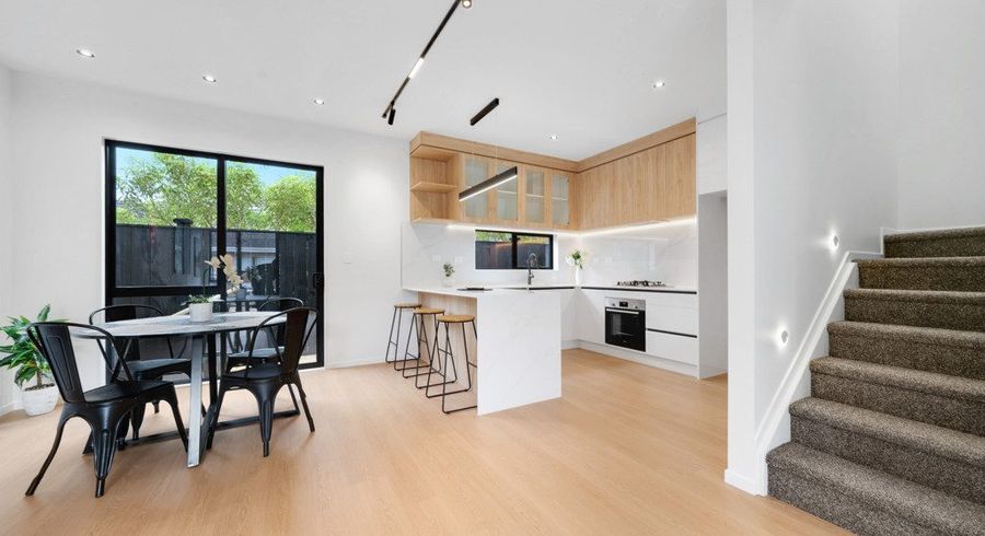  at 2/23 Wanaka Place, Pakuranga Heights, Manukau City, Auckland