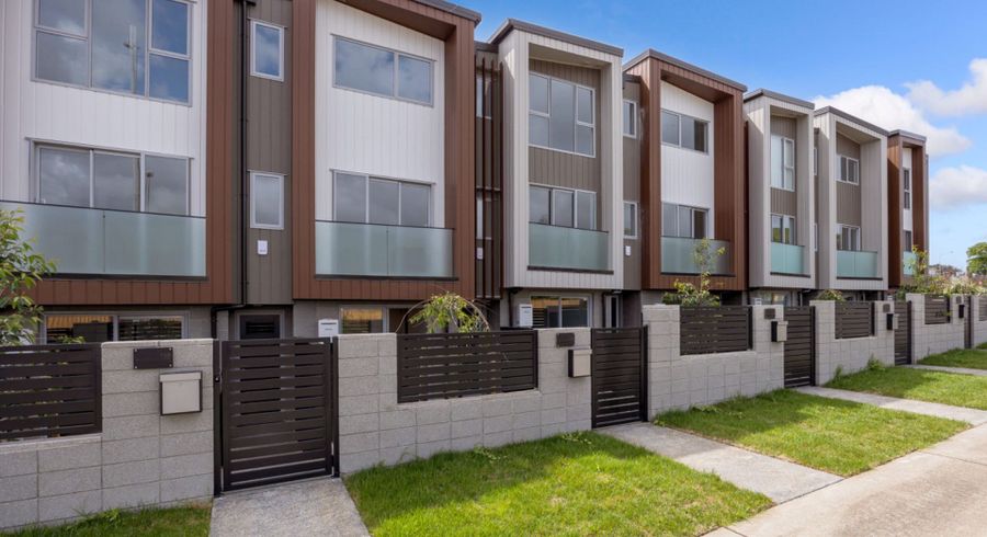  at 12/1358 Doninion Road, Mount Roskill, Auckland City, Auckland