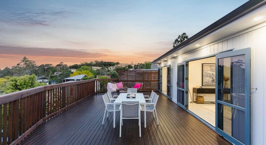  at 1/547 East Coast Road, Browns Bay, North Shore City, Auckland