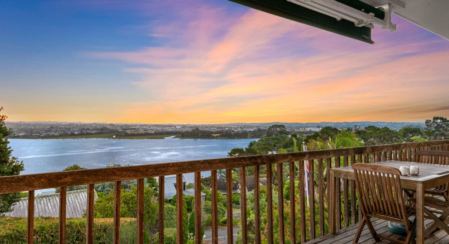  at 32 Telstar Place, Beach Haven, Auckland