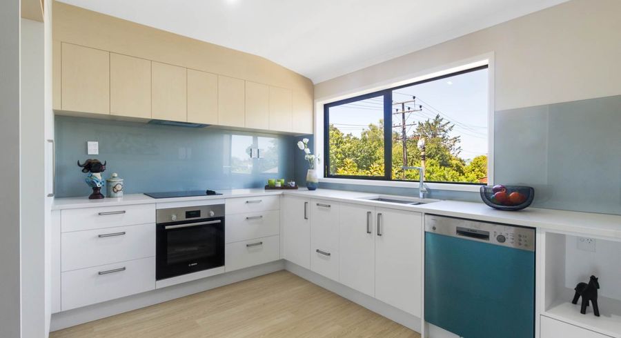  at 4/504 Swanson Road, Ranui, Auckland