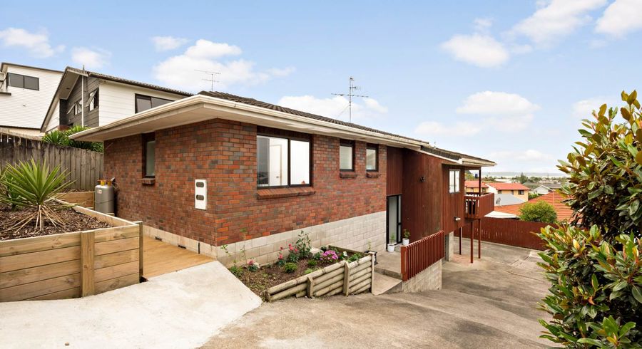  at 2/4219 Great North Road, Glendene, Auckland