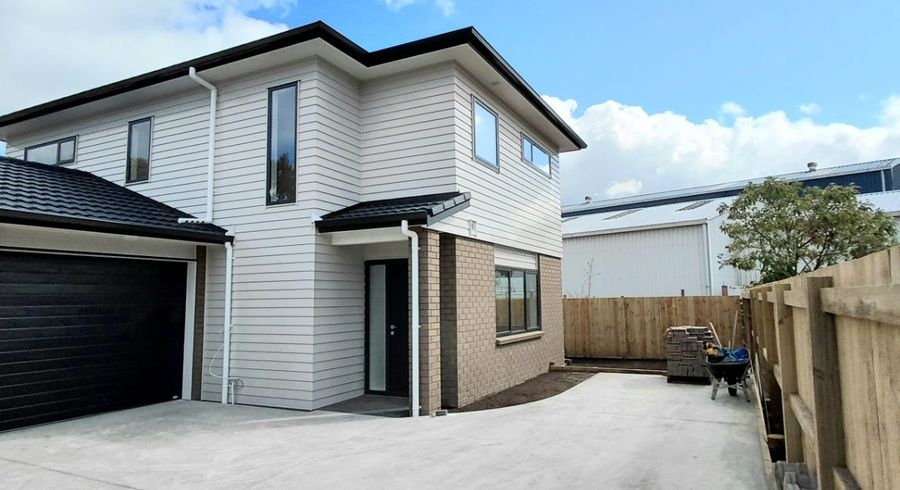  at 383b West Coast road, Glen Eden, Waitakere City, Auckland