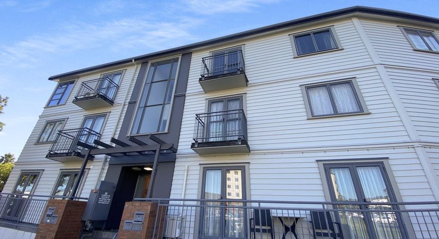  at 2B/8 Crown Lynn Place, New Lynn, Waitakere City, Auckland