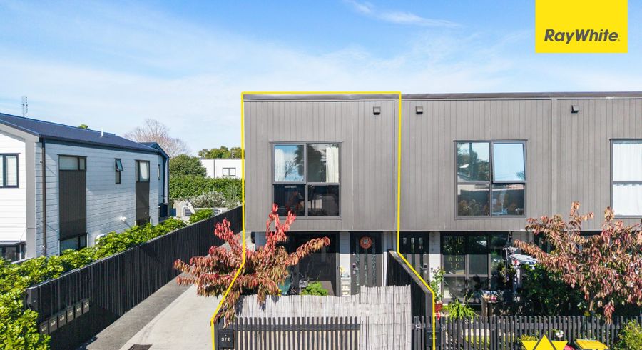  at 3/2 Stokes Avenue, Te Atatu Peninsula, Waitakere City, Auckland