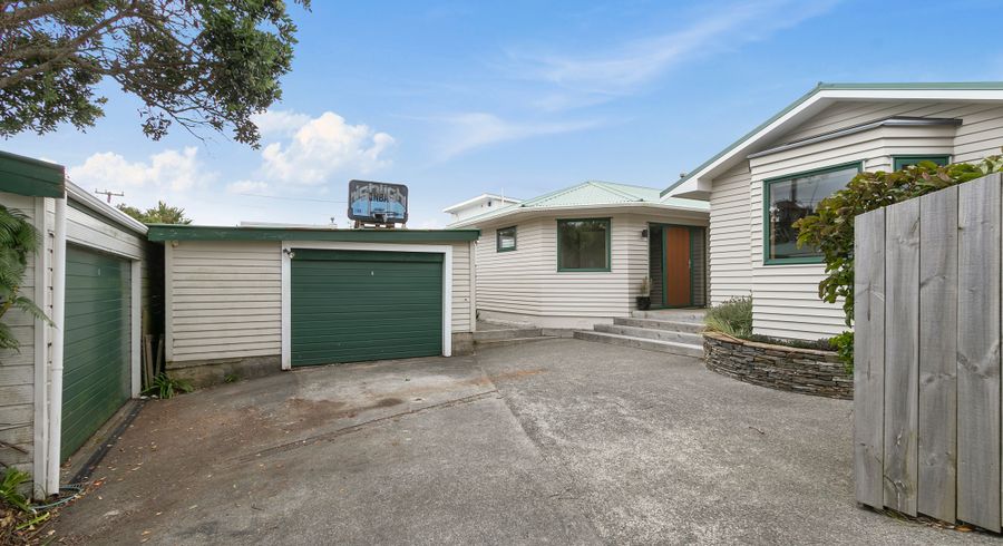  at 204 Miromiro Road, Normandale, Lower Hutt