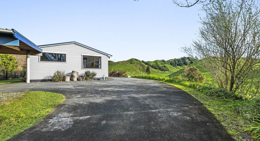  at 1609 East Road, Douglas, Stratford