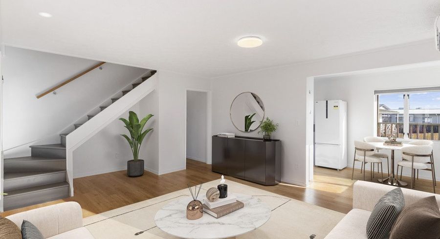  at 2/13 Greenstone Place, Clover Park, Manukau City, Auckland