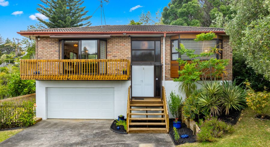  at 1/12 Greenvalley Rise, Glenfield, Auckland
