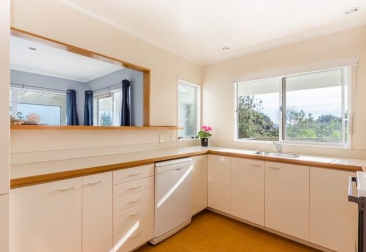 at 18 Kohutuhutu Rd, Raumati Beach, Kapiti Coast, Wellington