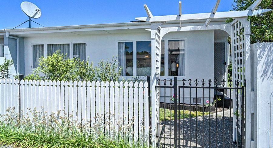  at 1/204A Park Road South, Akina, Hastings, Hawke's Bay