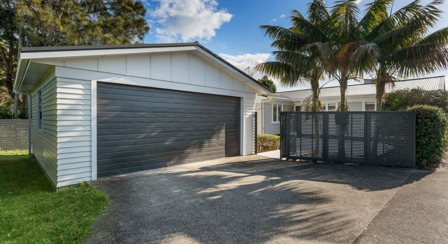 at 8 Becroft Lane, Forrest Hill, North Shore City, Auckland
