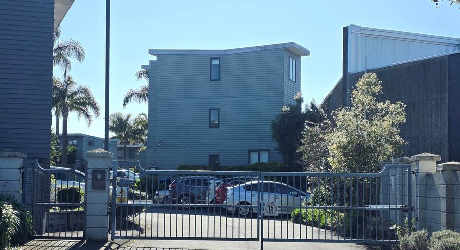  at 34 Saintly Lane, Avondale, Auckland City, Auckland