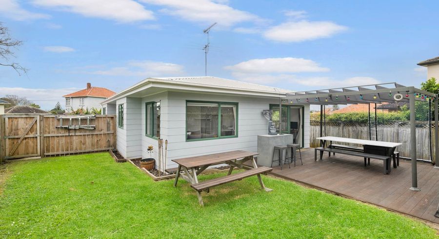  at 1/2 Kay Road, Panmure, Auckland