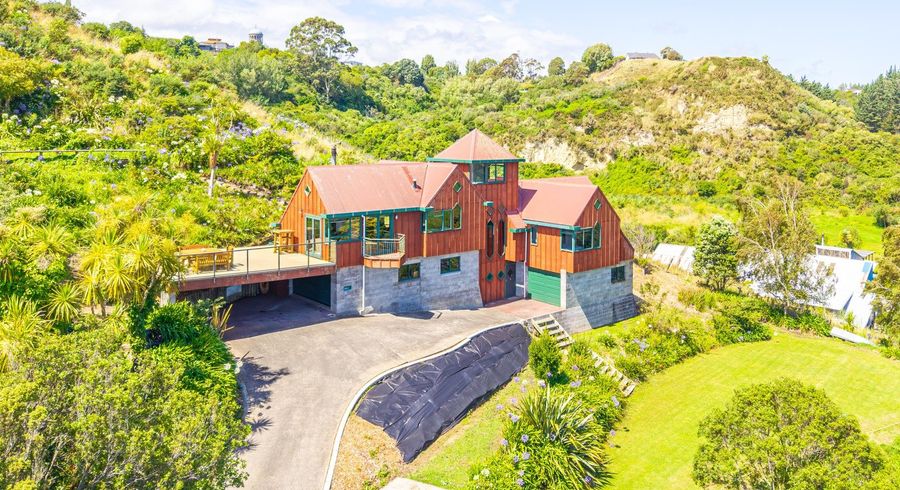  at 8 Wairere Road, Bastia Hill, Whanganui, Manawatu / Whanganui