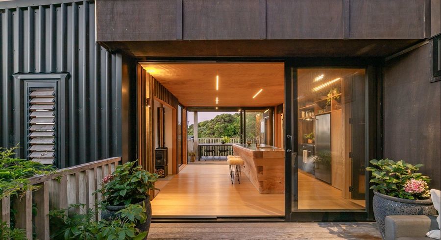  at 27 Queens Drive, Oneroa, Waiheke Island, Auckland