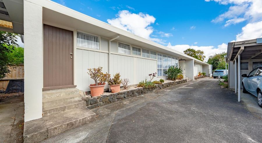  at 2/127 Seabrook Avenue, New Lynn, Waitakere City, Auckland