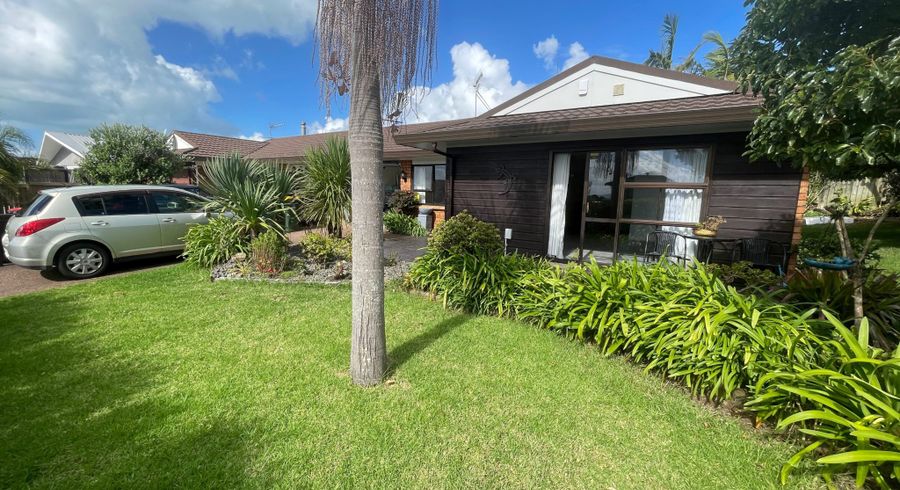  at 1/1 Pickwick Parade, Mellons Bay, Auckland