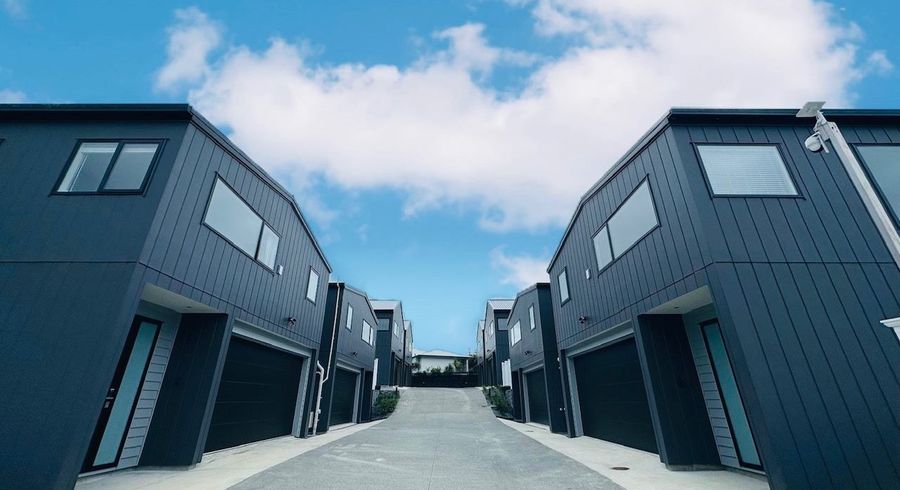  at 8D Ringwood Street, Torbay, Auckland
