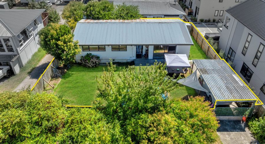  at 40 Woodside Road, Massey, Waitakere City, Auckland