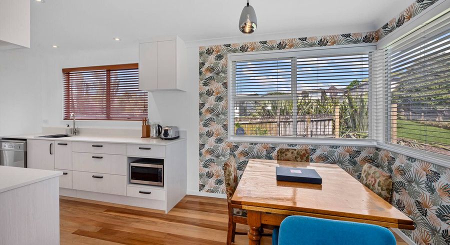  at 25 Felgrove Street, Glendene, Auckland